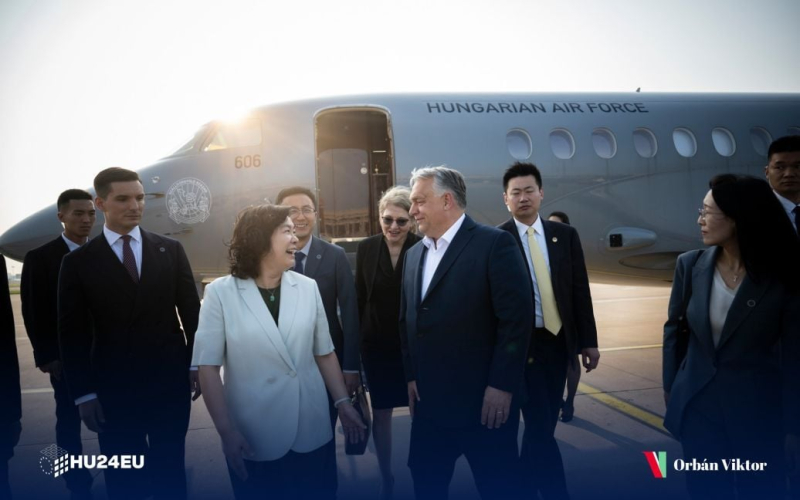 Orban llegó de visita a Pekín 