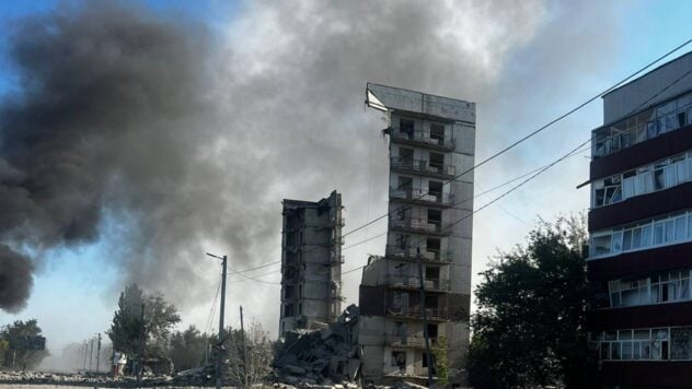 La Federación Rusa atacó Mirnogrado: un edificio de nueve pisos fue destruido, hubo muertos y heridos 