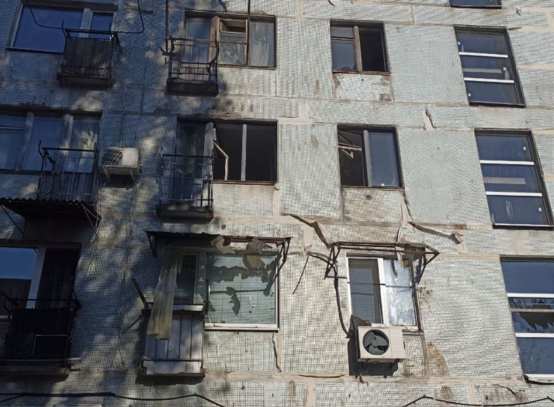 Explosiones en el Dnieper: el edificio de un centro educativo fue destruido, el número de víctimas aumentó