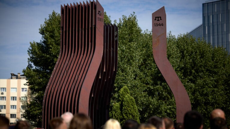 Símbolo de voluntad indestructible: Zelensky en el Memorial a las víctimas del genocidio tártaro de Crimea