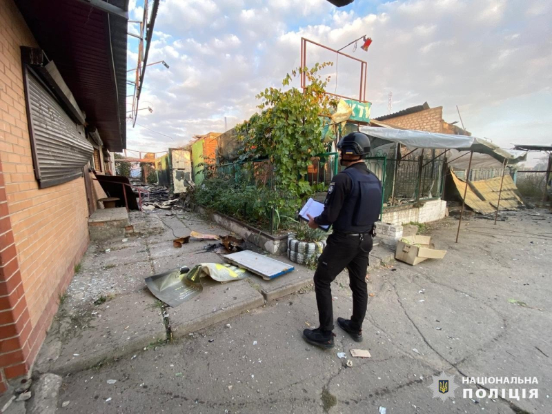 Los rusos lanzaron una bomba de alto explosivo en el mercado de Kovsharovka en la región de Jarkov: hay muertos