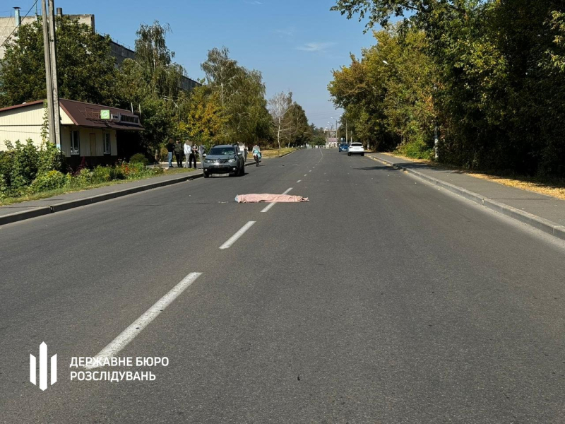 En Nizhyn, un policía atropelló a un militar hombre hasta la muerte; la Oficina Estatal de Investigaciones está llevando a cabo una investigación