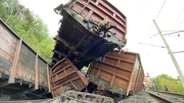 GUR y SSO volaron las vías cerca de Belgorod: un tren de mercancías descarriló