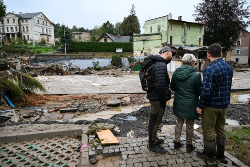 Una famosa ciudad polaca quedó bajo el agua: aparecieron terribles imágenes de las consecuencias de una inundación a gran escala (foto)