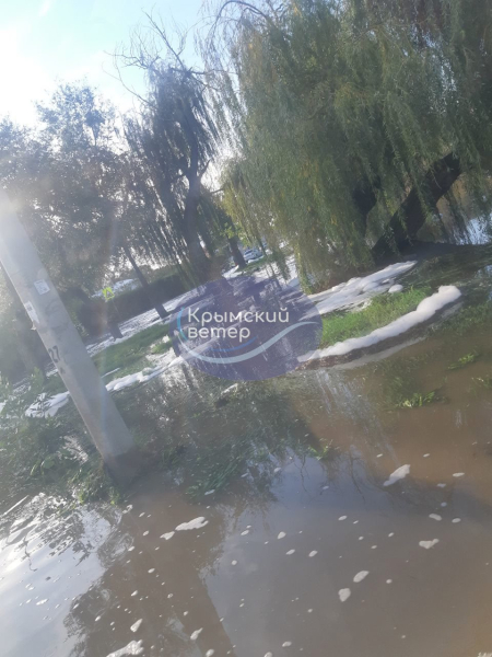 Tanques quemados y mucha agua: cómo luce el depósito de petróleo en Feodosia después del incendio