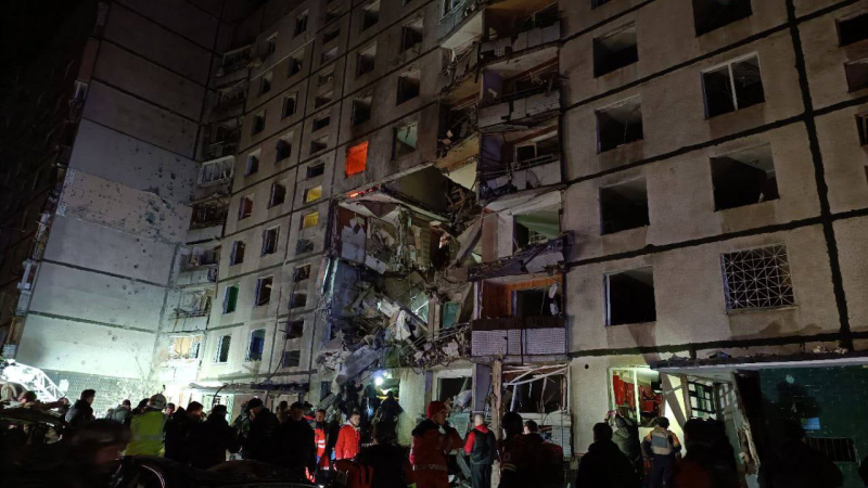 Explosiones en Jarkov: Rusia alcanzó un edificio de gran altura, hay muertos y 35 heridos