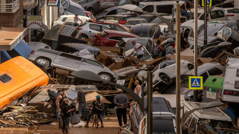 Grandes inundaciones en España han matado al menos a 158 personas: cuál es la situación hoy