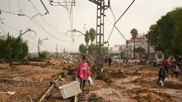 La gente pasó la noche en los tejados: más de 60 personas han muerto por las inundaciones en España