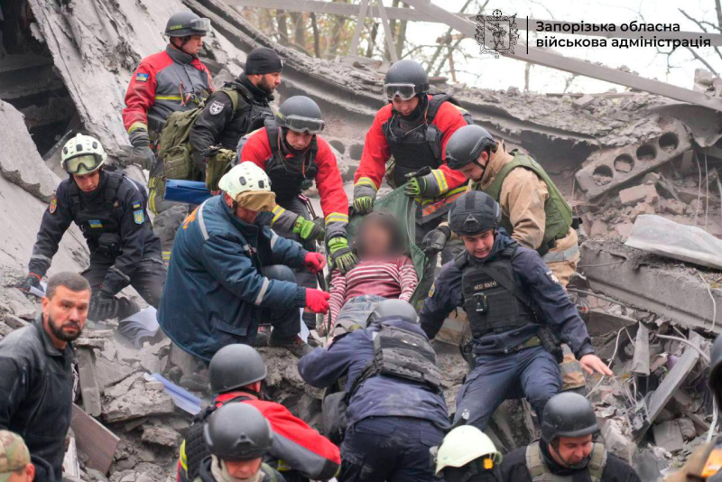 Ataque en Zaporozhye el 21 de octubre: un hombre muerto fue sacado de debajo de los escombros, 14 personas resultaron heridas 