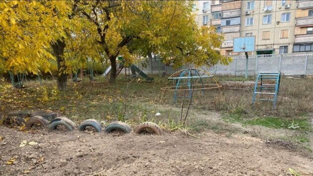 Los rusos atacaron un parque infantil en Nikopol: niñas de 12 y 13 años resultaron heridas