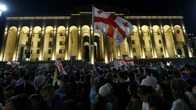 Elegimos Europa, no Rusia: en Tbilisi, los estudiantes protestaron frente al parlamento