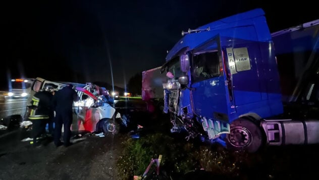 Cerca de Vinnitsa, un camión chocó con un minibús: entre los seis muertos, dos niños