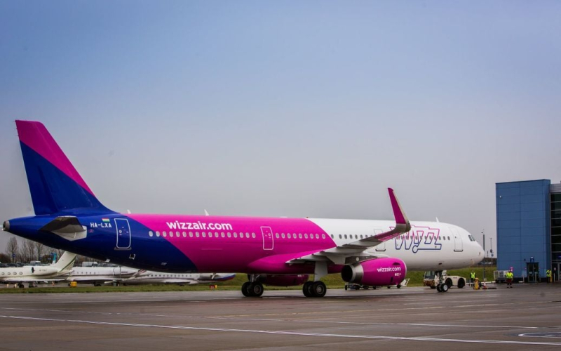 En Georgia, un rayo cayó dos veces sobre un avión de Wizz Air - medios