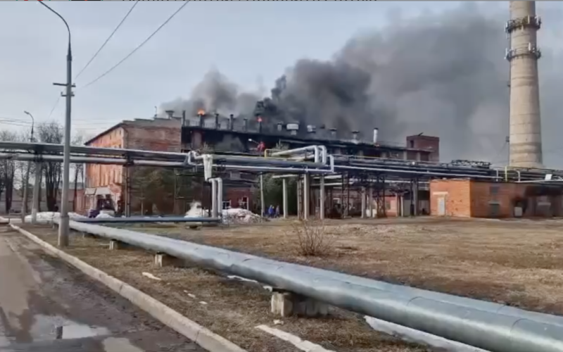 La planta de Elektroizolit se incendió en Rusia ; (vídeo)