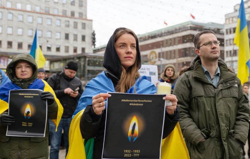 Entonces el mundo guardó silencio, esto no debería volver a suceder: los ucranianos en el extranjero honraron la memoria de las víctimas del Holodomor