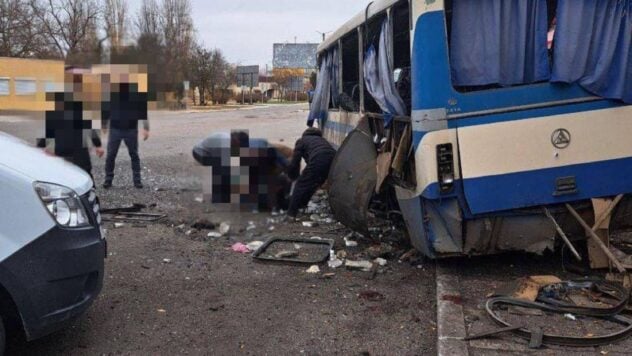 La Federación Rusa atacó una parada de autobús en la ocupada Novaya Kakhovka: hay muertos y heridos