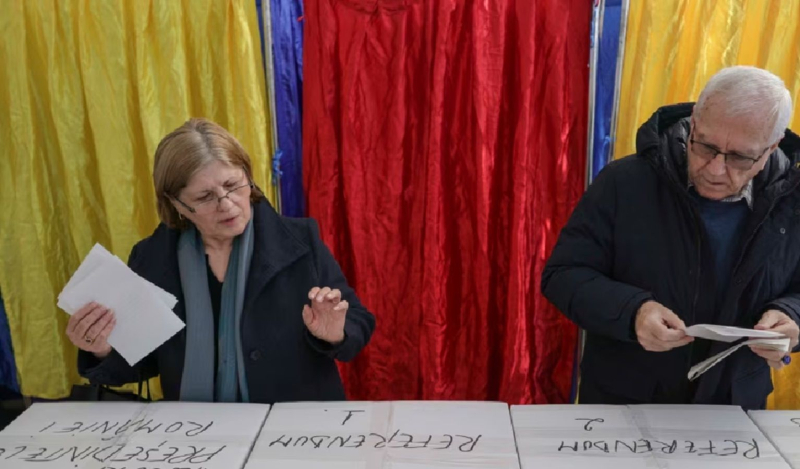 Se han contado todos los votos: un candidato proeuropeo se ha clasificado para la segunda vuelta de las elecciones presidenciales en Rumanía