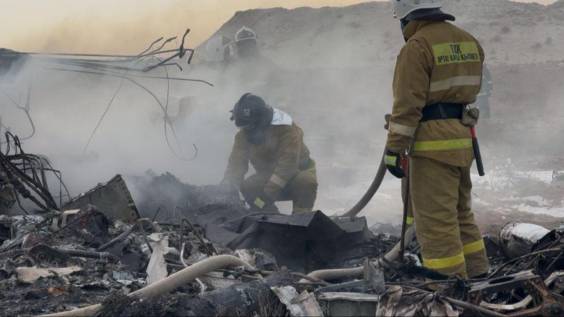 Accidente aéreo en Kazajstán: todo lo que sabemos, por qué la Federación Rusa está involucrada y cómo continuará la investigación