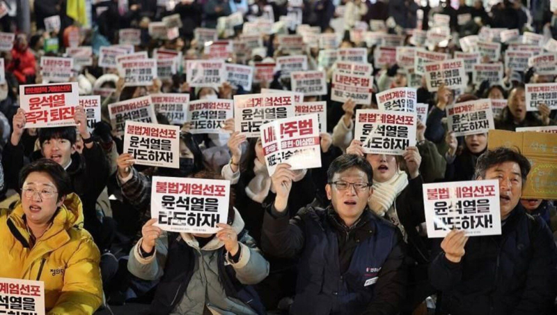 El parlamento de Corea del Sur no logró destituir al presidente: 150 mil personas salieron a las calles de Seúl