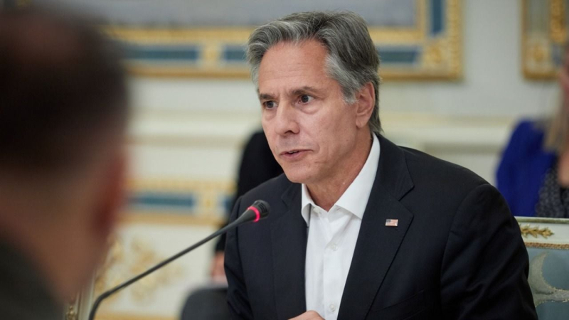 Ucrania debe tomar decisiones fundamentales sobre la guerra con la Federación Rusa - Blinken