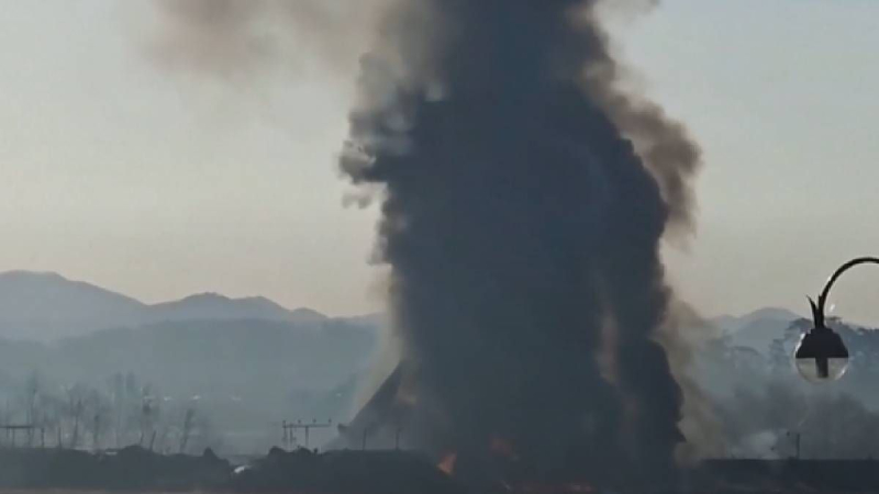 Un ala ensanchada y una serie de explosiones: testigos hablaron sobre los últimos minutos del avión en Corea del Sur