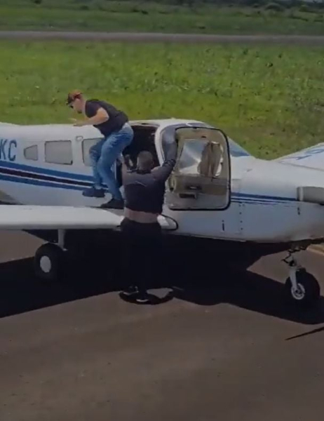 Dos pilotos fueron detenidos en la pista con casi media tonelada de cocaína – foto