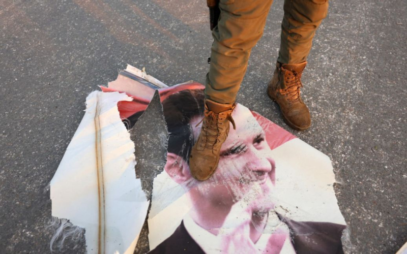 Existe Alta probabilidad de que Assad muriera en un accidente aéreo. /></p>
<p><strong>Aún no está claro por qué el avión giró repentinamente.</strong></p>
<p>El avión del presidente sirio Bashar al-Assad <strong>desapareció del radar</fuerte> después de su rápida fuga debido a la captura de Damasco por parte de los rebeldes. Existe una alta probabilidad de que haya muerto en un accidente aéreo.</p>
<p>Reuters escribe sobre esto.</p>
<h2>Lo que se sabe</h2>
<p>Según el sitio web Flightradar, el sirio El avión despegó del aeropuerto de Damasco aproximadamente en el momento en que se informó que los rebeldes habían capturado la capital. El avión voló inicialmente hacia la región costera de Siria, un bastión de la secta alauita de Assad, pero luego giró bruscamente y voló en dirección opuesta durante varios minutos. Luego desapareció del mapa.</p>
<p>“Reuters no pudo determinar inmediatamente quién estaba a bordo. Dos fuentes sirias dijeron que había una probabilidad muy alta de que Assad hubiera muerto en el accidente aéreo porque, según el Sitio Flightradar, sigue siendo un misterio por qué el avión repentinamente giró y desapareció del mapa”, concluye la publicación.</p>
<p>Recordemos que un punto de inflexión ocurrió en Siria el 8 de diciembre. Así, los rebeldes capturaron la capital del país, Damasco, y anunciaron el derrocamiento total del régimen de Bashar al-Assad. La oposición militar ya ha declarado que las horas oscuras han llegado a su fin en Siria y ha comenzado una nueva y brillante era.</p>
<h4>Temas relacionados:</h4>
<p>Más noticias</p>
<!-- AddThis Advanced Settings above via filter on the_content --><!-- AddThis Advanced Settings below via filter on the_content --><!-- AddThis Advanced Settings generic via filter on the_content --><!-- AddThis Related Posts below via filter on the_content --><div class=