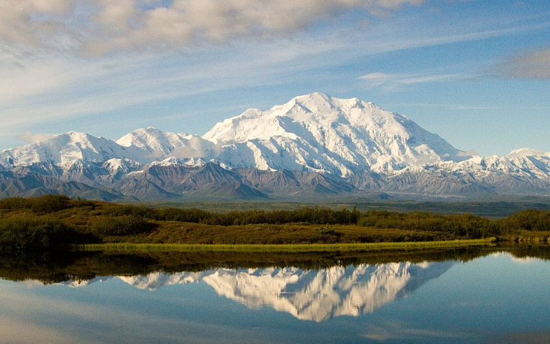 Trump quiere cambiar el nombre del montaña más alta de EE. UU.