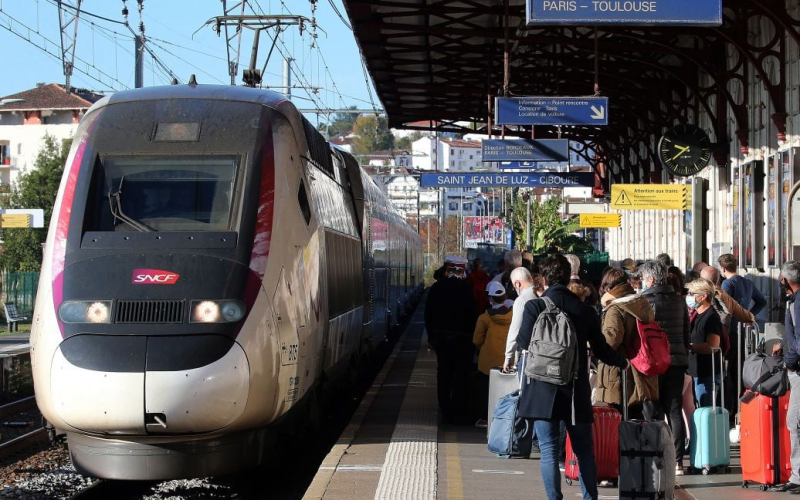 En Francia, un maquinista de un tren de alta velocidad se suicidó saltando de la cabina