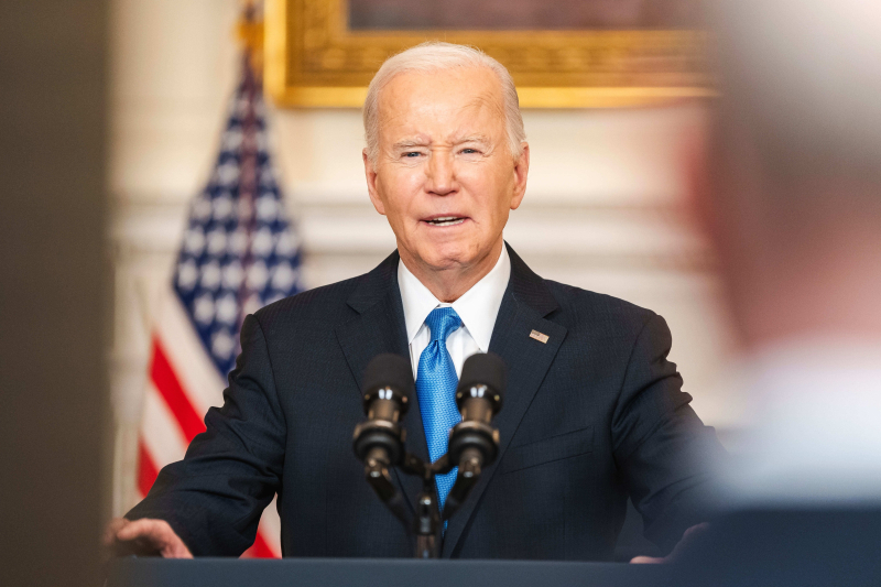 Biden indultó preventivamente a varios funcionarios estadounidenses que enfrentan procesamiento por parte de Trump