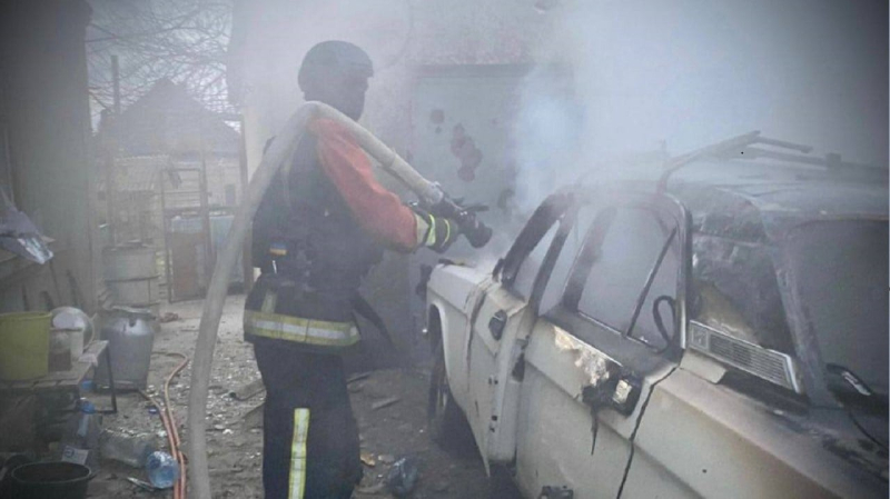 El fuego devoró rápidamente un apartamento: un dron alcanzó una casa en los suburbios de Kherson