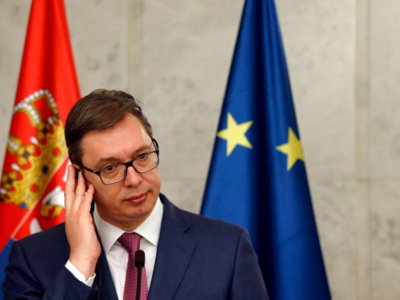 Vucic amenaza a EE.UU. con comprar su filial 