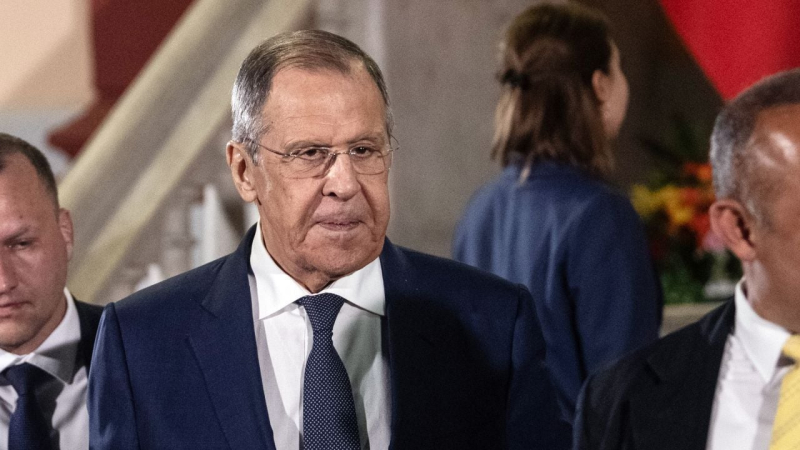 Lavrov afirma que la federación rusa no irá a las coincidencia territorial durante las negociaciones