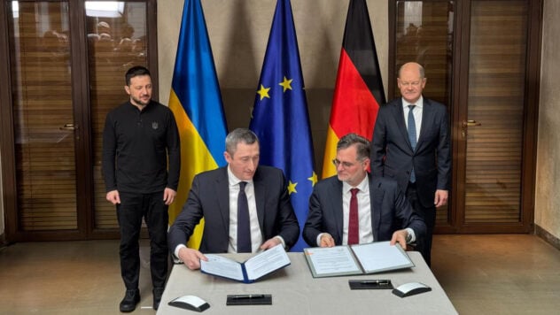 en Berlín, el Hub & Mdash de Ukrainian Unity; firmado por el documento/> </p >
<p> Ucrania y Alemania firmaron una declaración de planes para abrir el Hub de la Unidad de Ucrania en Berlín. Alexei Chernyshov, firmado con el jefe del departamento del canciller alemán Wolfgang Schmidt, una declaración conjunta de las intenciones de la apertura del primer centro de la unidad ucraniana en Berlín. de la Conferencia de Seguridad de Munich en presencia del presidente ucraniano Vladimir Zelensky y el Canciller de Alemania Olaf Sholts. ¡Este es un paso importante en el desarrollo del apoyo institucional de nuestros ciudadanos en el extranjero! Solo han pasado dos meses desde el desarrollo del concepto para firmar el documento, — Señaló. Agradeció a Alemania por la velocidad de las decisiones y el apoyo efectivo. Como señaló Chernoshov, el Hub se convertirá en un lugar para la unificación de los ucranianos, brindando apoyo de consultoría e integración, el desarrollo de iniciativas culturales y educativas y la asistencia necesaria se proporcionará para regresar a casa. /p> </p></p>
<!-- AddThis Advanced Settings above via filter on the_content --><!-- AddThis Advanced Settings below via filter on the_content --><!-- AddThis Advanced Settings generic via filter on the_content --><!-- AddThis Related Posts below via filter on the_content --><div class=