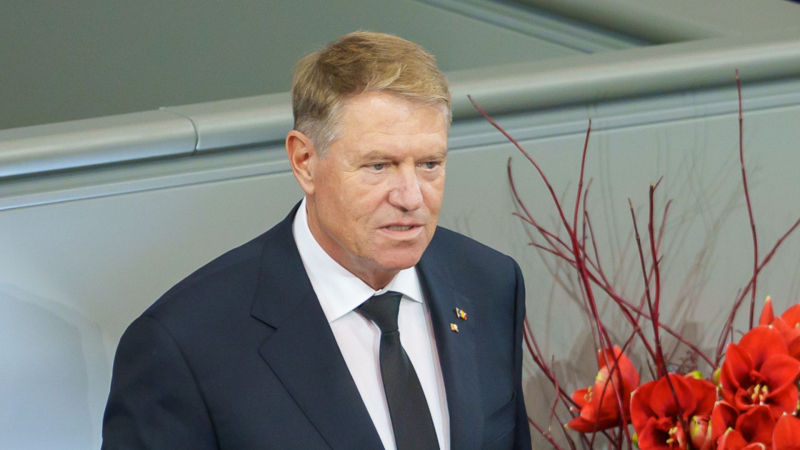 El Tribunal Constitucional de Rumanía aceptó la dimisión del presidente Iohannis: quién asumirá las funciones