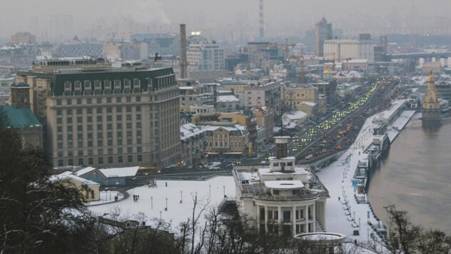 Los vehículos dañados por los bombardeos serán evacuados en Kiev, dice Tkachenko en la reunión del Consejo de Defensa