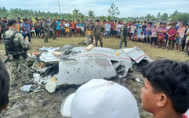 Un militar estadounidense y tres civiles murieron en un accidente aéreo