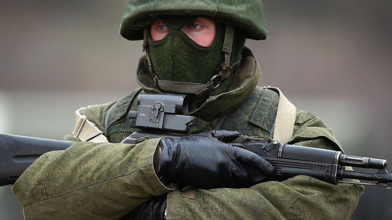 ordenado debido a su muelle: los PANS fueron llevados a los prisioneros del personal militar el federal ruso