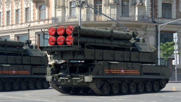 ABSU destruyó el libro ruso Las fuerzas armadas no tripuladas de Ucrania eliminaron el sistema ruso de defensa aérea del sistema de defensa aérea Buk-M3 junto con toda la munición. Esto se informó en el personal general de las fuerzas armadas de Ucrania. </p>
<h2> SBS destruyó el sistema de defensa aérea Buk-M3: lo que se conoce </h2>
<p> <Blockquote> </p>
<p> — La operación se ha convertido en un modelo del trabajo coordinado de las unidades. Después del descubrimiento, el objetivo fue inmovilizado, durante algún tiempo “ destacado ” y terminó, causando la detonación de la munición y la destrucción completa de la instalación, — El personal general de las fuerzas armadas de las fuerzas armadas de Ucrania. </p>
<p> </CLOCKQUOTE> <P> SPRK BOS-M3 — El moderno sistema de defensa aérea rusa capaz de alcanzar objetivos aéreos a una distancia de hasta 70 km. </p>
<p> La destrucción de dicha instalación provoca millones de pérdidas al enemigo y permite a los defensores ucranianos garantizar el control sobre operaciones adicionales. Coordinación con la exploración aérea del 74º Batallón de Inteligencia separado. </p>
</p>
<p> Recuerde que durante el día pasado las fuerzas de defensa eliminaron al menos a 1.120 ocupantes. Desde el comienzo de una guerra a gran escala, el ejército ruso perdió a unos 996 mil personas. </p>
<p> En el último día, las fuerzas armadas de Ucrania destruyeron siete tanques enemigos, 11 vehículos blindados de combate y más de 40 sistemas de artillería. </p>
<p> Ayer en la dirección de Kursk de Ucrania, el luchador ruso SU-35. </p>
</p>
</p>
<h3> Temas relacionados: </h3>
<p> Pérdida del Feenter RFGeneral de Ucrania de Ucrania de Ucrania de Ucrania</p>
<!-- AddThis Advanced Settings above via filter on the_content --><!-- AddThis Advanced Settings below via filter on the_content --><!-- AddThis Advanced Settings generic via filter on the_content --><!-- AddThis Related Posts below via filter on the_content --><div class=