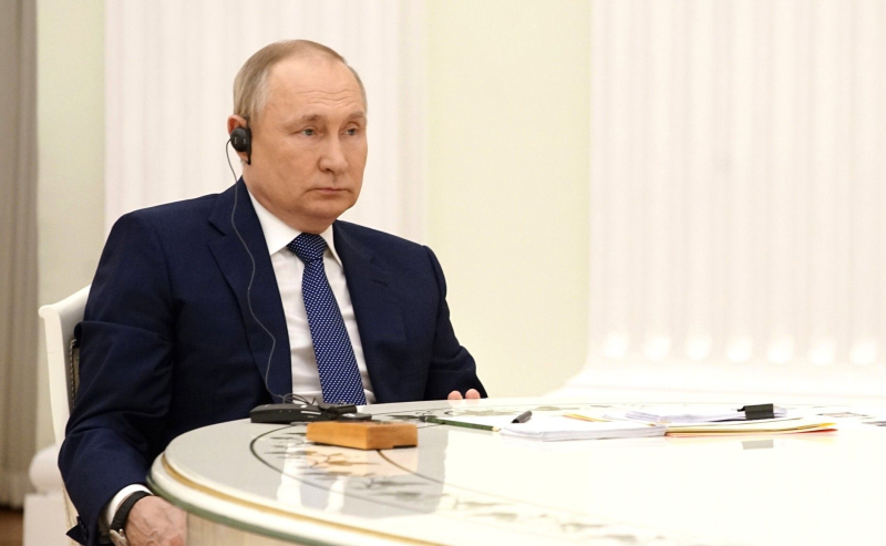 & quot; putin todavía tiene mucho dinero; afecta la política occidental