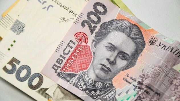 represente у. прожиточный миниífigo и изененить оплату тру Saz. </p>
<p> Decreto correspondiente No. 774 del 27 de junio de 2025, publicado en el portal del gobierno. Años: Plan de gabinete </h2>
<p> <strong> Según el documento, el mínimo de subsistencia, que se incrementó por última vez el 1 de enero de 2024 y es de 2,920 UAH, ofrece aumentar: </strong> </p>
<p> ahora mira </p>
<ul>
<li> en 2026, a 8.6% a 3171 UAH; </li>
<li> en 2027 – en 2027 – 5.9% a 3358 UAH; </li>
<li> En 2028 – por 5.3% a 3536 UAH. </li>
</ul>
<p> The budget declaration notes that the cost of living is a basic state social standard, on the basis of which state social guarantees and standards in the field of population income, social protection, medicine, formation and education and formation and education and education and formation and formation and formation of, education and formation and formation and education and formation, formation and education and formation and education, education and formation and formation TM </p>
<p> At the same time, El tamaño del mínimo de subsistencia para personas capaces, que se utiliza para determinar los salarios oficiales de los jueces, empleados de organismos estatales e impuestos y costumbres, permanecerá a nivel de 2025. </p>
<p> El documento señala que, dentro del marco de las obligaciones de integración europeas, Ucrania debe continuar la reforma de la administración pública. En particular, en 2026-2028, se proporciona para continuar con los salarios de los funcionarios públicos sobre la base de la clasificación de los puestos introducidos en 2024. </p>
<p> También el verkhovna RADA y el gobierno trabajará en el levantamiento de los salarios oficiales de la subsistencia para las personas con el cuerpo capaz, que mejorará el sistema de los estados en los estados. </p>
</p>
</p </p>
</p>
<h3> Temas relacionados: </h3>
<p> salario mínimo</p>
<!-- AddThis Advanced Settings above via filter on the_content --><!-- AddThis Advanced Settings below via filter on the_content --><!-- AddThis Advanced Settings generic via filter on the_content --><!-- AddThis Related Posts below via filter on the_content --><div class=