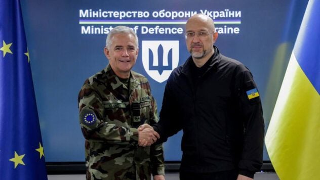El presidente de la comité militar de la EU discutió las necesidades/> </p>
<p> Primer Ministro Denis Shmygal. El Comité Militar de la Unión Europea, General Shonom Klence, para discutir la cooperación de defensa. de la Federación Rusa. Ucrania, pero también la seguridad de toda Europa, enfatizó. de los equipos de defensa aérea, los gritos de FPV y los drones de largo alcance. </h3>
<p> Esvoyna en Ukravyviteti para Defavidenis Shmygal</p>
<!-- AddThis Advanced Settings above via filter on the_content --><!-- AddThis Advanced Settings below via filter on the_content --><!-- AddThis Advanced Settings generic via filter on the_content --><!-- AddThis Related Posts below via filter on the_content --><div class=