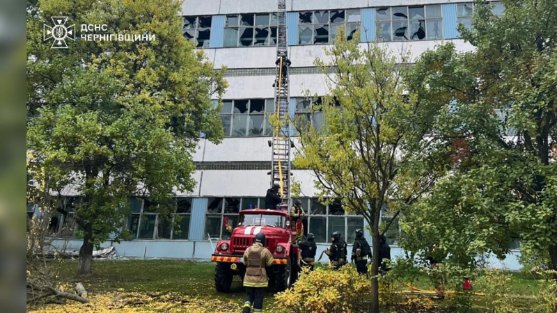 Acontecimientos de la noche del 13 de octubre: ataque a un depósito de petróleo en Feodosia y nuevas declaraciones de Trump sobre los Tomahawks Foto 1