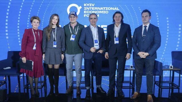 La gente y la principal fortaleza de Ucrania: Elena Frolyak moderó el panel en KIEF 2025